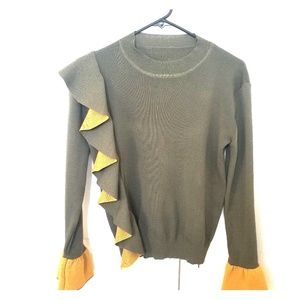 Stylish, Rare! Green & Yellow Ribbon Sweater